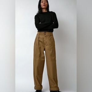 Girls of Dust Field Chino in Safari